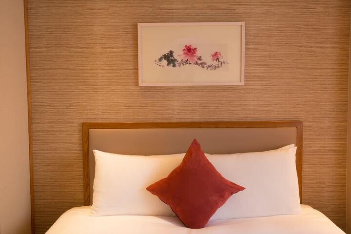 Room 13 of 64