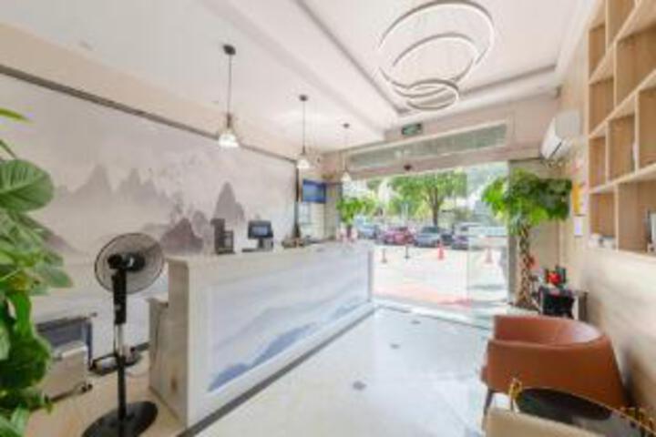 Yiyuan Hotel (Shanghai Anting Metro Station Branch)