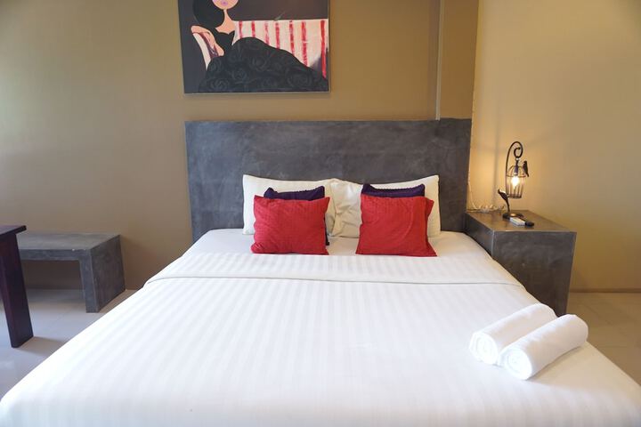 Room 9 of 36