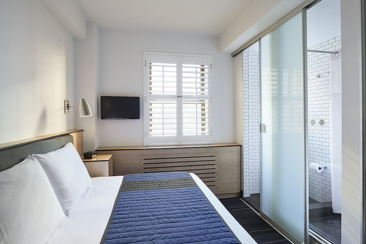 Standard Room, King or Two Doubles (1 of 4)