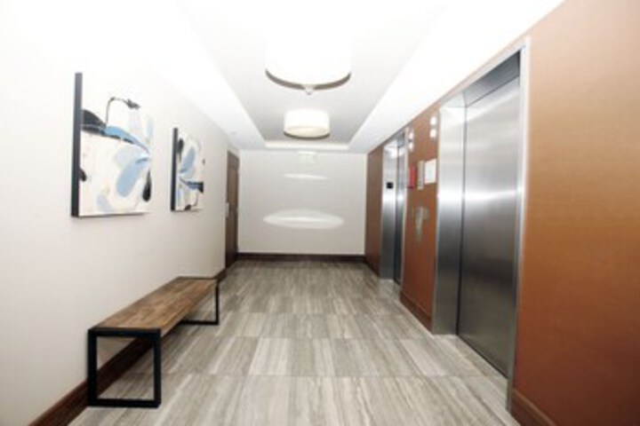Ballroom/Hall 22 of 47