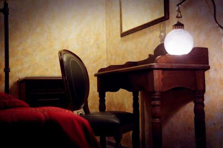 Room 4 of 50