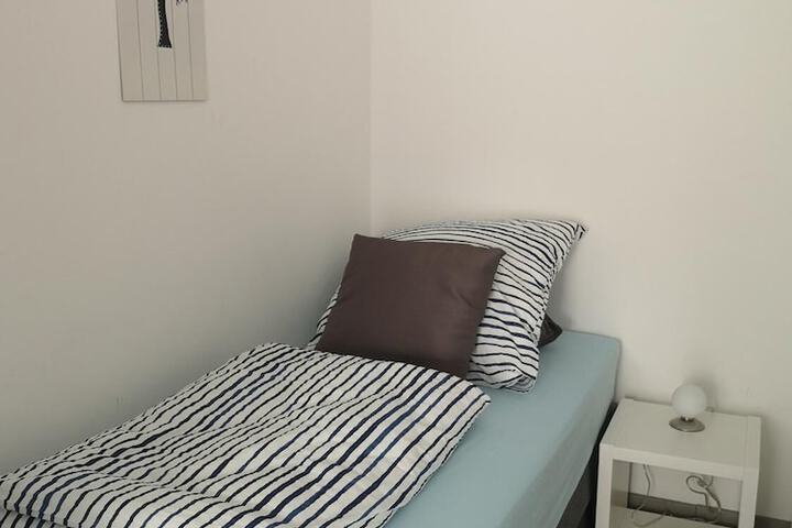 Room 5 of 33
