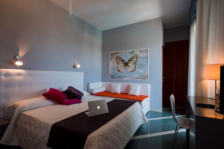 Room 2 of 51