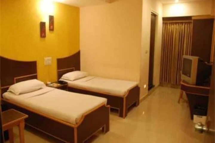 Room 5 of 18