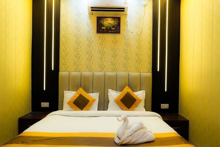 Room 27 of 48