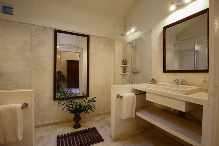 Clean Restrooms