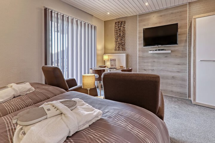 Room 3 of 15