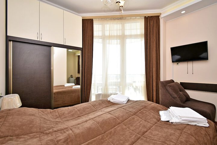 Room 3 of 101