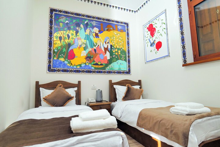Room 2 of 8