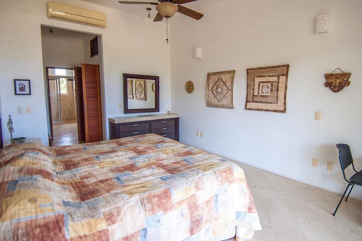 Room 4 of 23