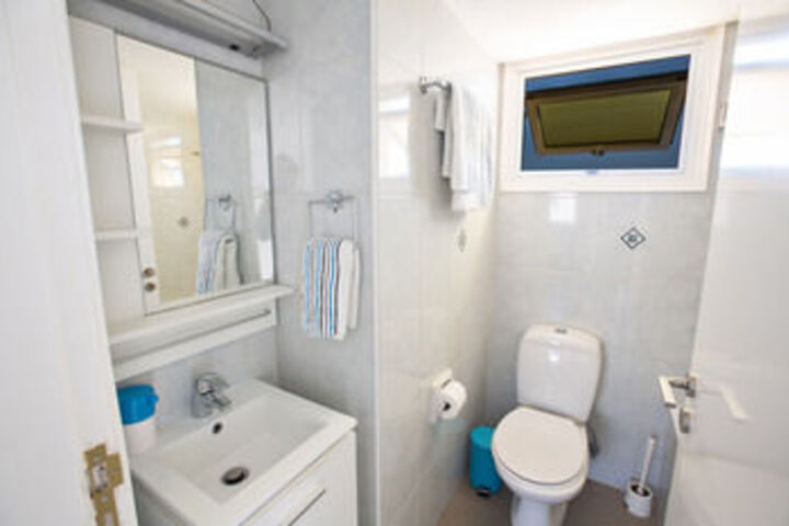 Room 2 of 25