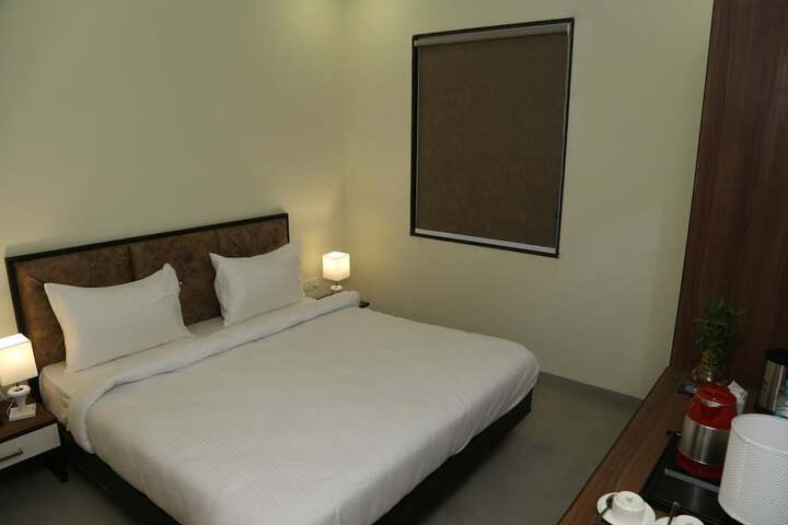 Room 18 of 40