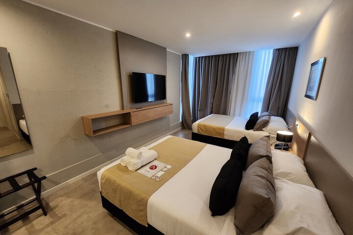 Room 25 of 42