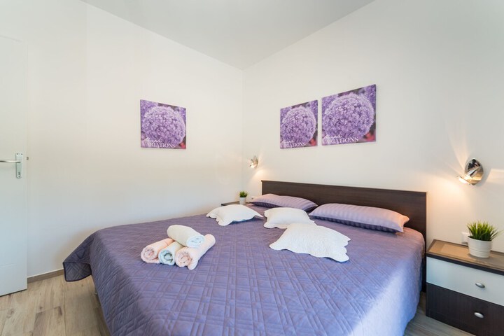 Room 6 of 20