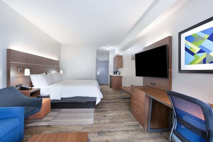 Room 13 of 44