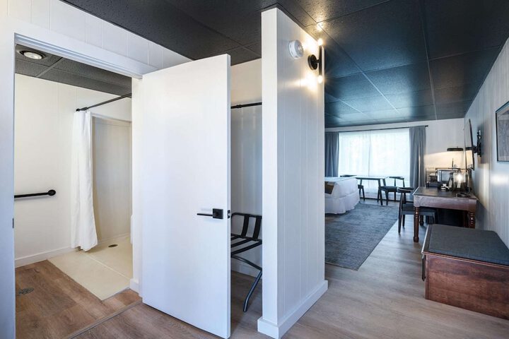 Room 15 of 40