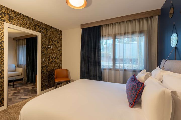 Room 30 of 117