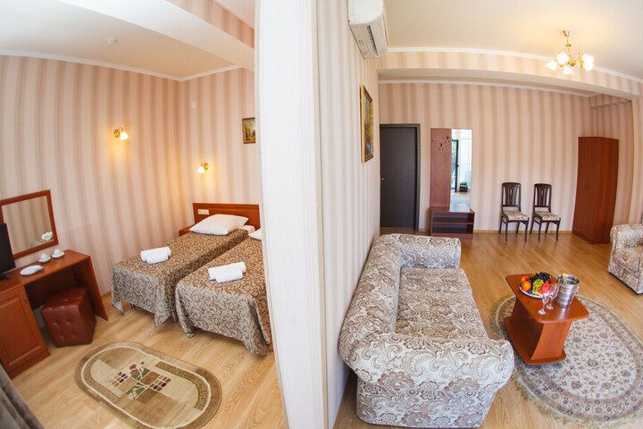 Room 8 of 88