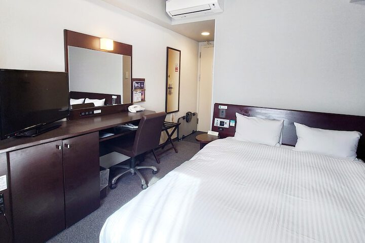 Room 6 of 27