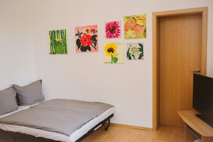 Room 9 of 25