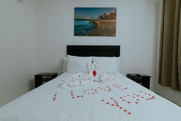 Room 4 of 12
