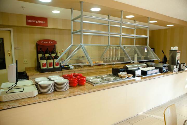 Breakfast area