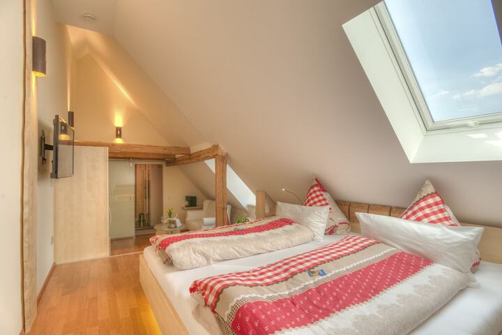 Room 3 of 49