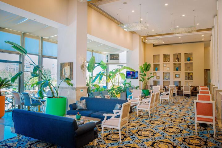 Entrance & Lobby