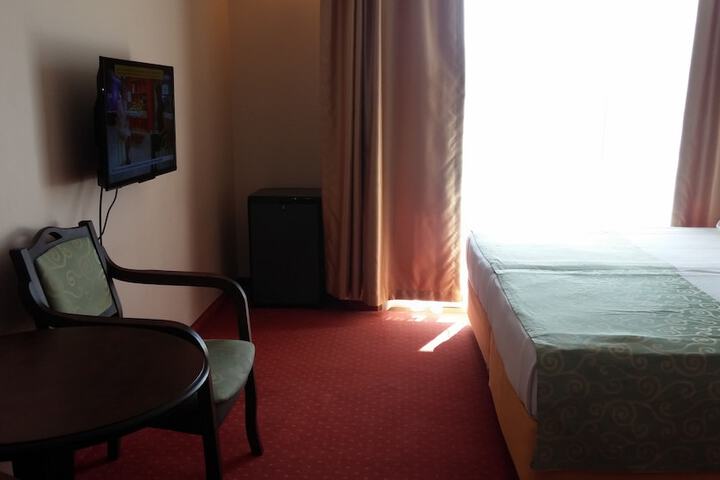 Room 11 of 40
