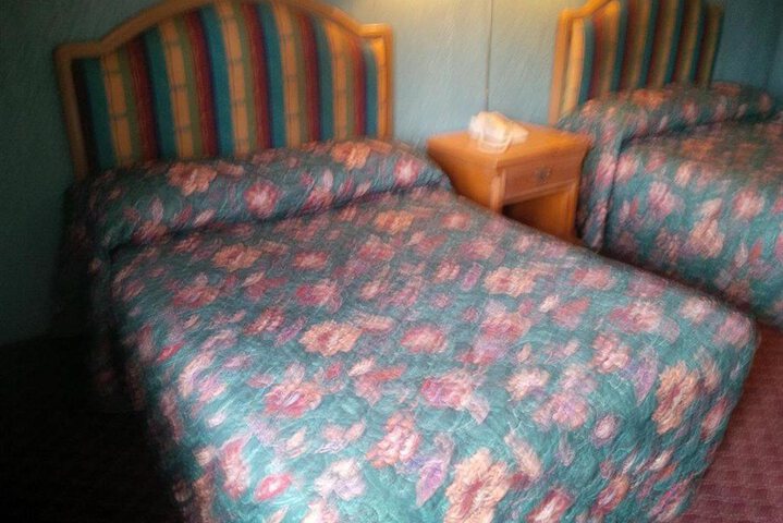Image of PINK FOUNTAIN MOTOR INN