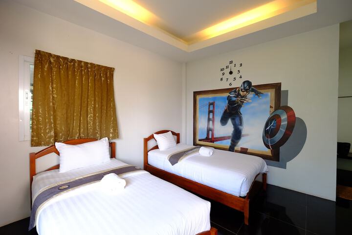 Room 7 of 33
