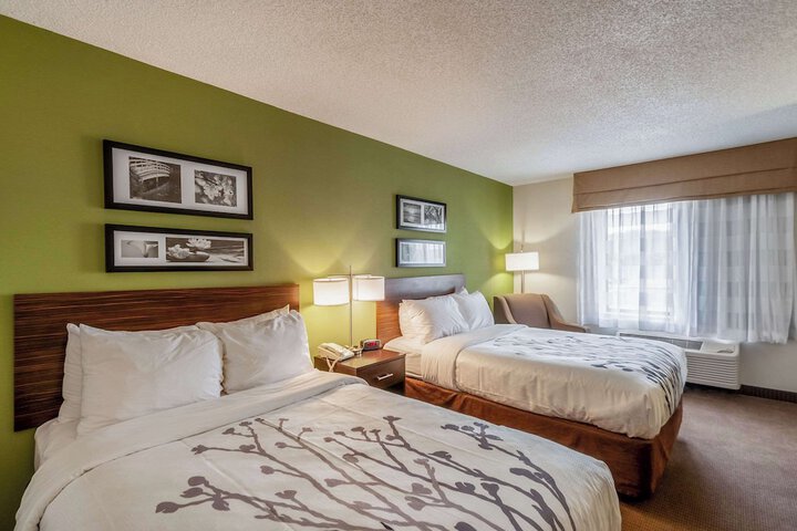 2 Double Beds (6 of 10)