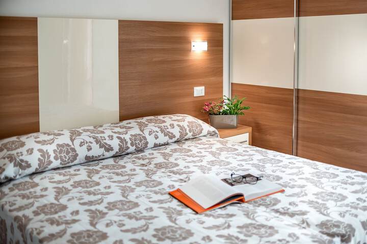 Room 37 of 90