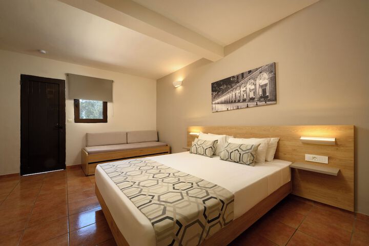 Room 47 of 180