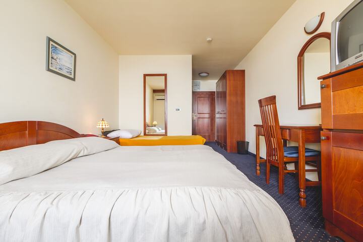 Room 7 of 35