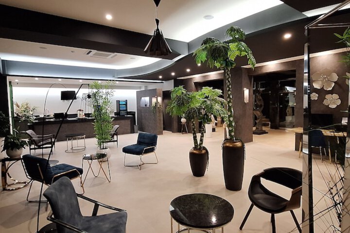 Hotel Interior 16 of 319
