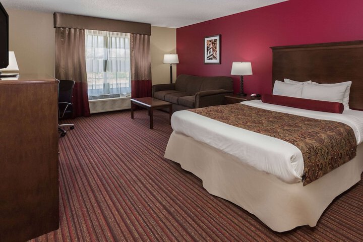 1 Queen Bed (11 of 21)