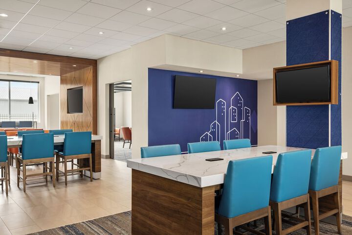 Breakfast/Coffee Service 40 of 62