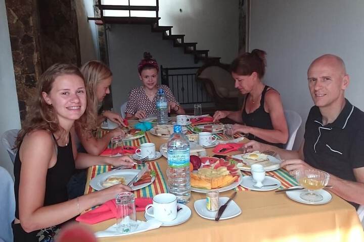 Dining 20 of 40