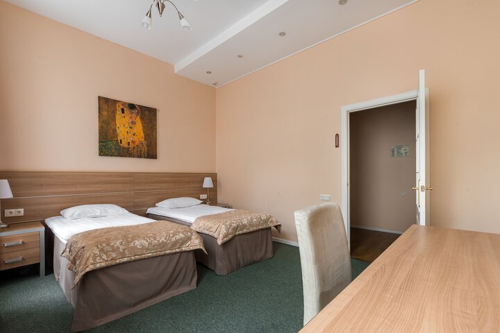 Room 20 of 65