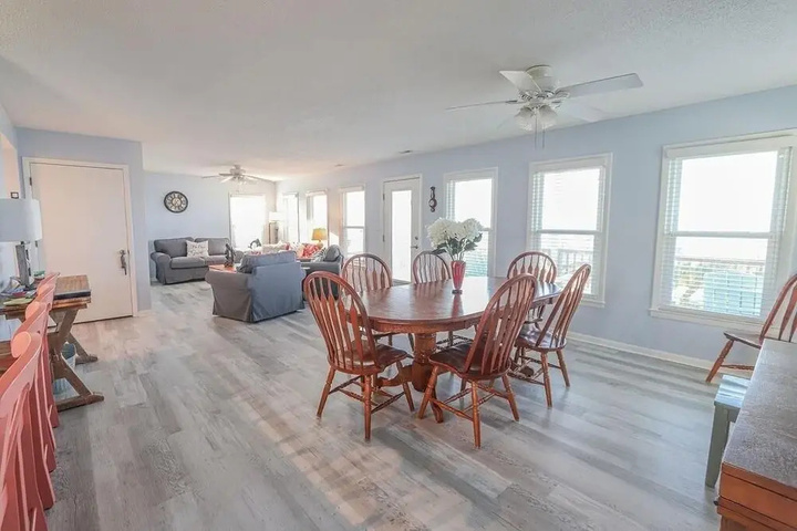 Image of The Narwhal Nest 5 Bedroom Home by Redawning