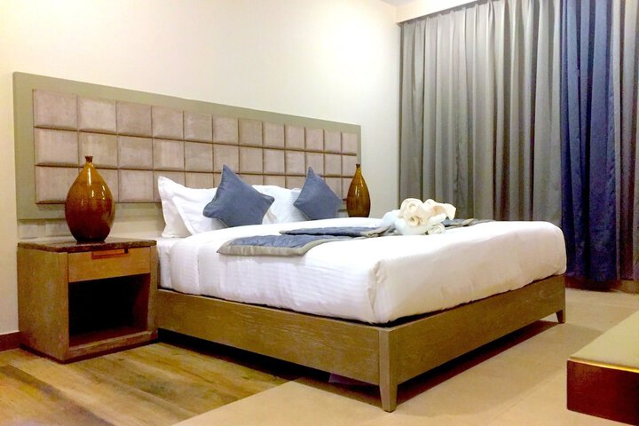 Room 5 of 19