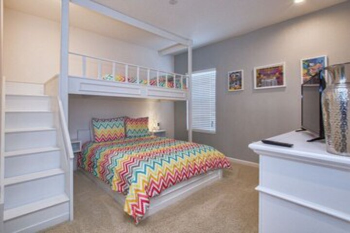 Room 118 of 170