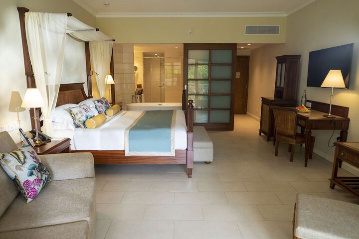 Room 8 of 181