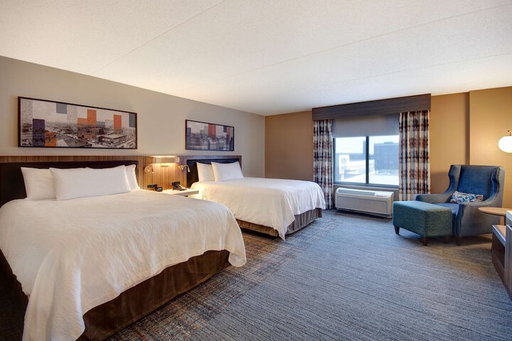 Room 27 of 104