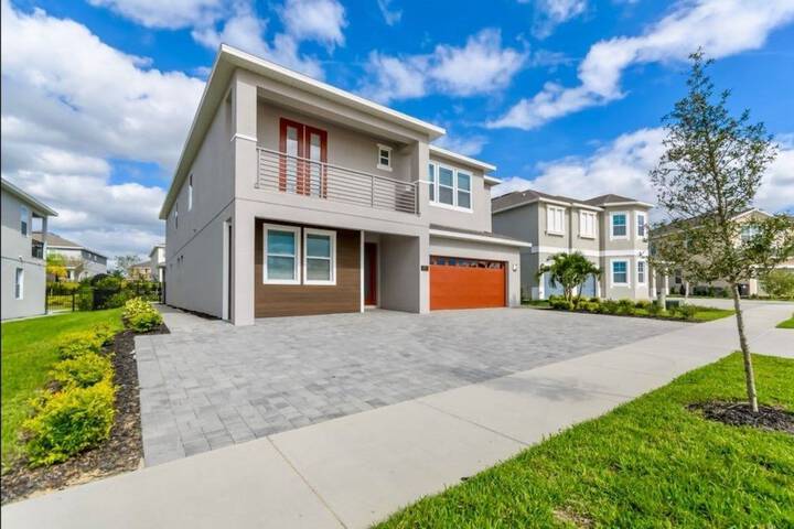 Hotel Exterior 36 of 37