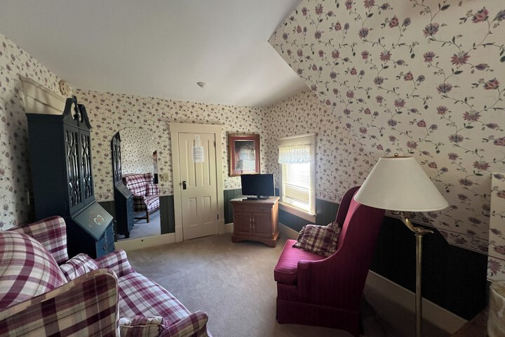 Room 48 of 84