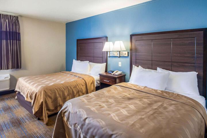 Double Accessible Queen Size Bed (6 of 7)