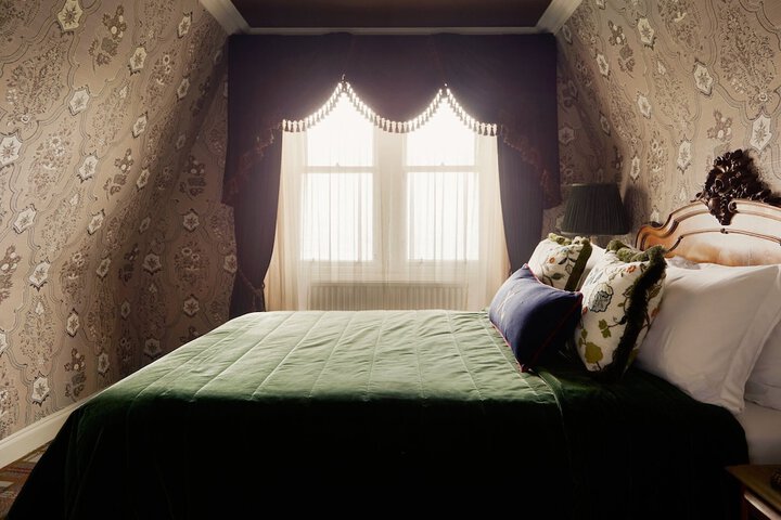 Room 7 of 66